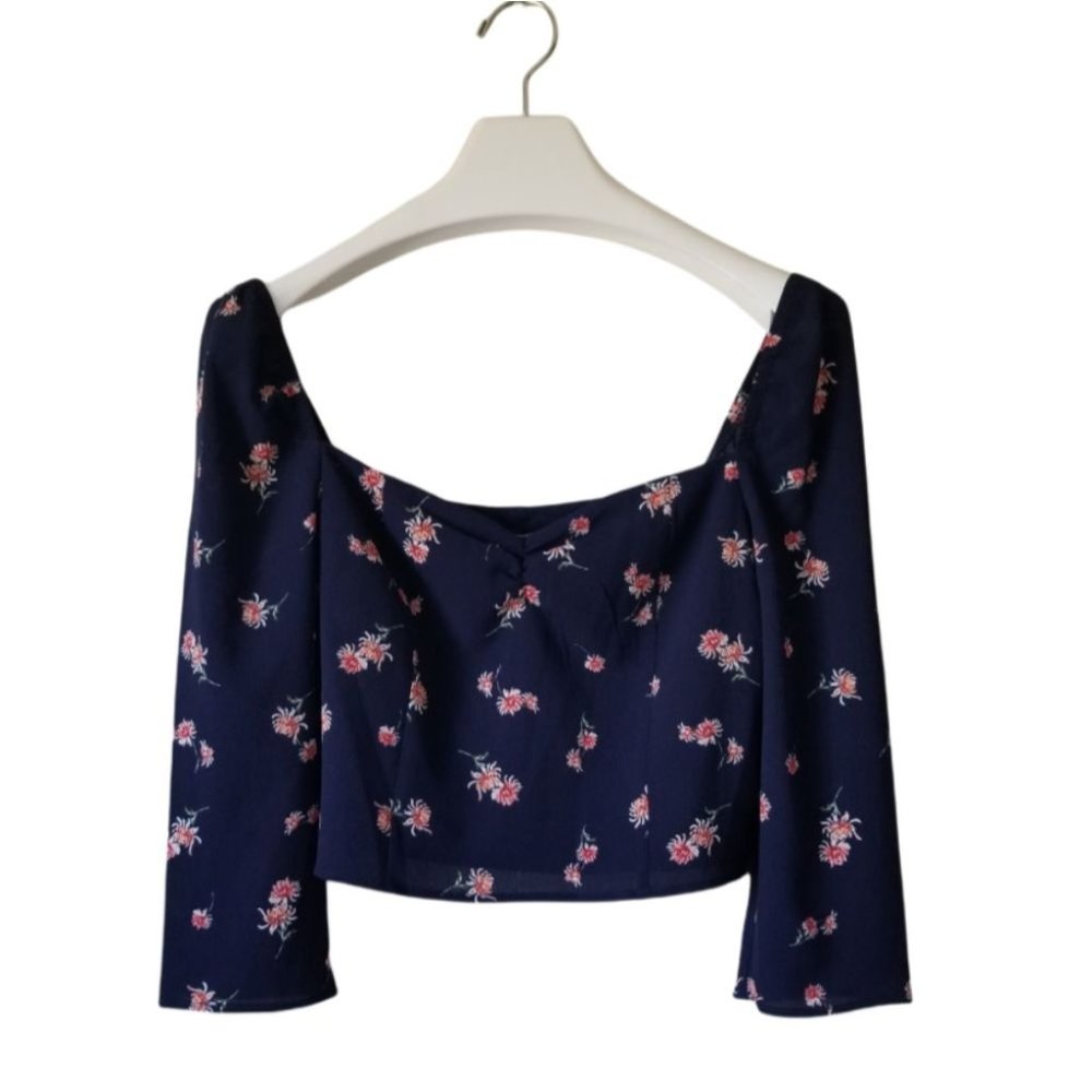 BB Dakota Daisy Printed Puff Sleeve Top